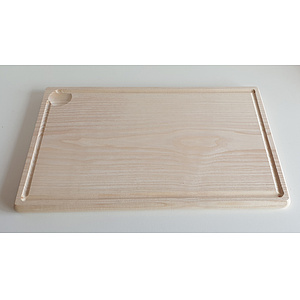 Tranchierbrett Eschenholz mit Saftrille