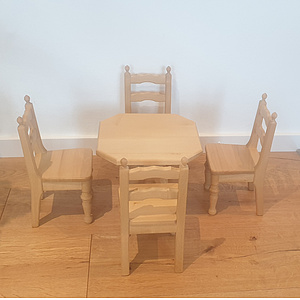 Landhaus Puppenm�bel Tisch und 4 St�hle